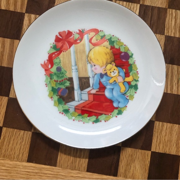 Vintage Christmas Plate  - Cute Image of child peaking around the stairs - Picture 2 of 7